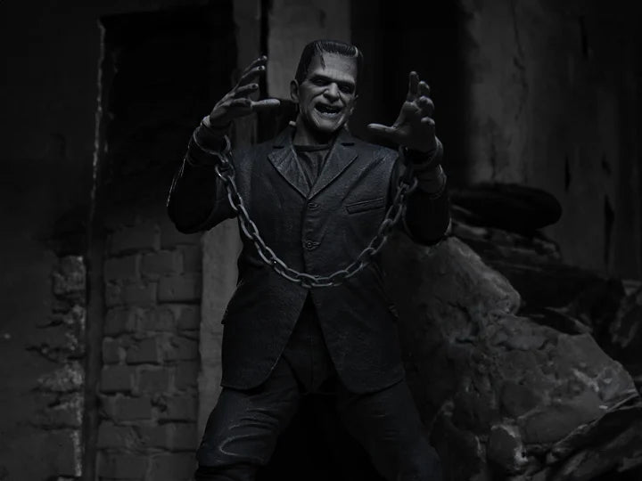 Universal Monsters - Ultimate Frankenstein's Monster (Black & White)