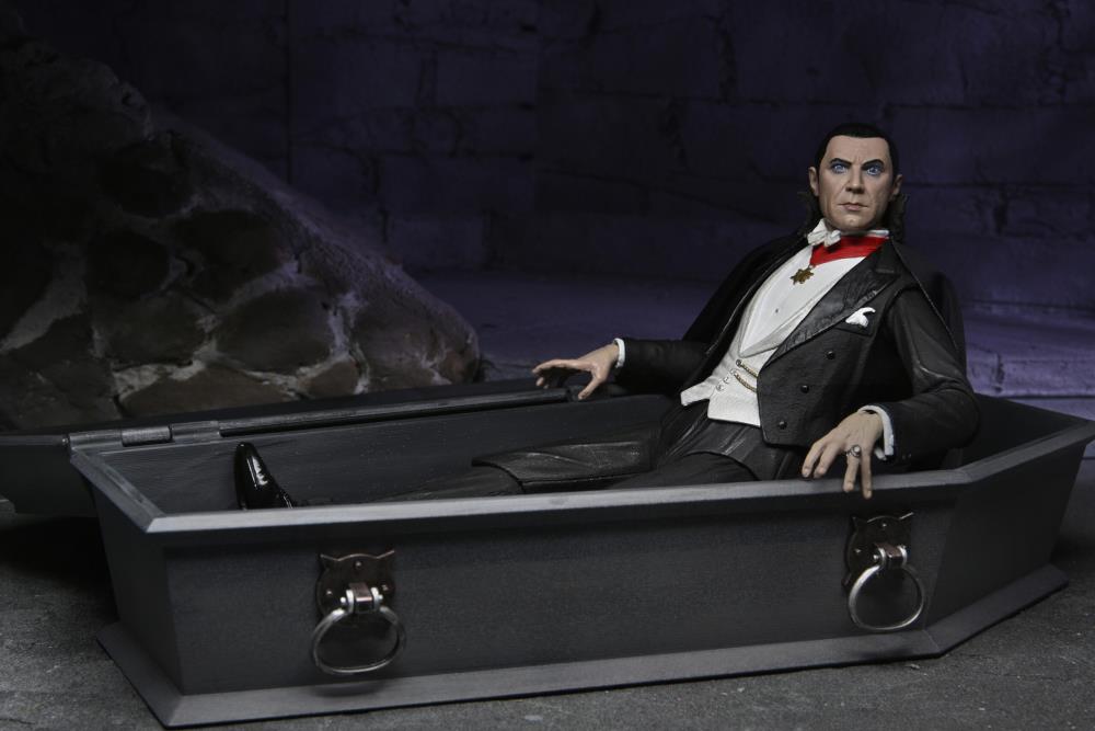 Universal Monsters - Ultimate Dracula (Transylvania) Figure