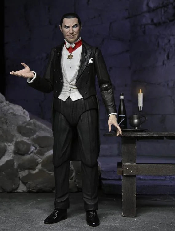 Universal Monsters - Ultimate Dracula (Transylvania) Figure