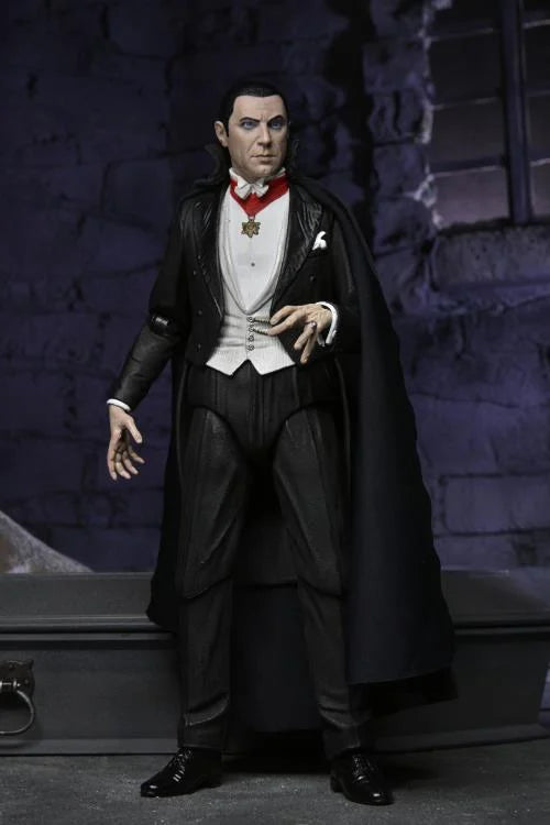 Universal Monsters - Ultimate Dracula (Transylvania) Figure