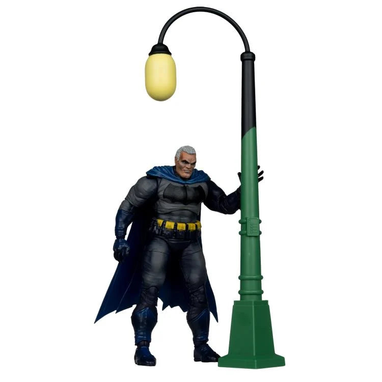 Batman (Battle Damage) Platinum Chase Figure Batman: The Dark Knight Returns DC Multiverse Collector Edition