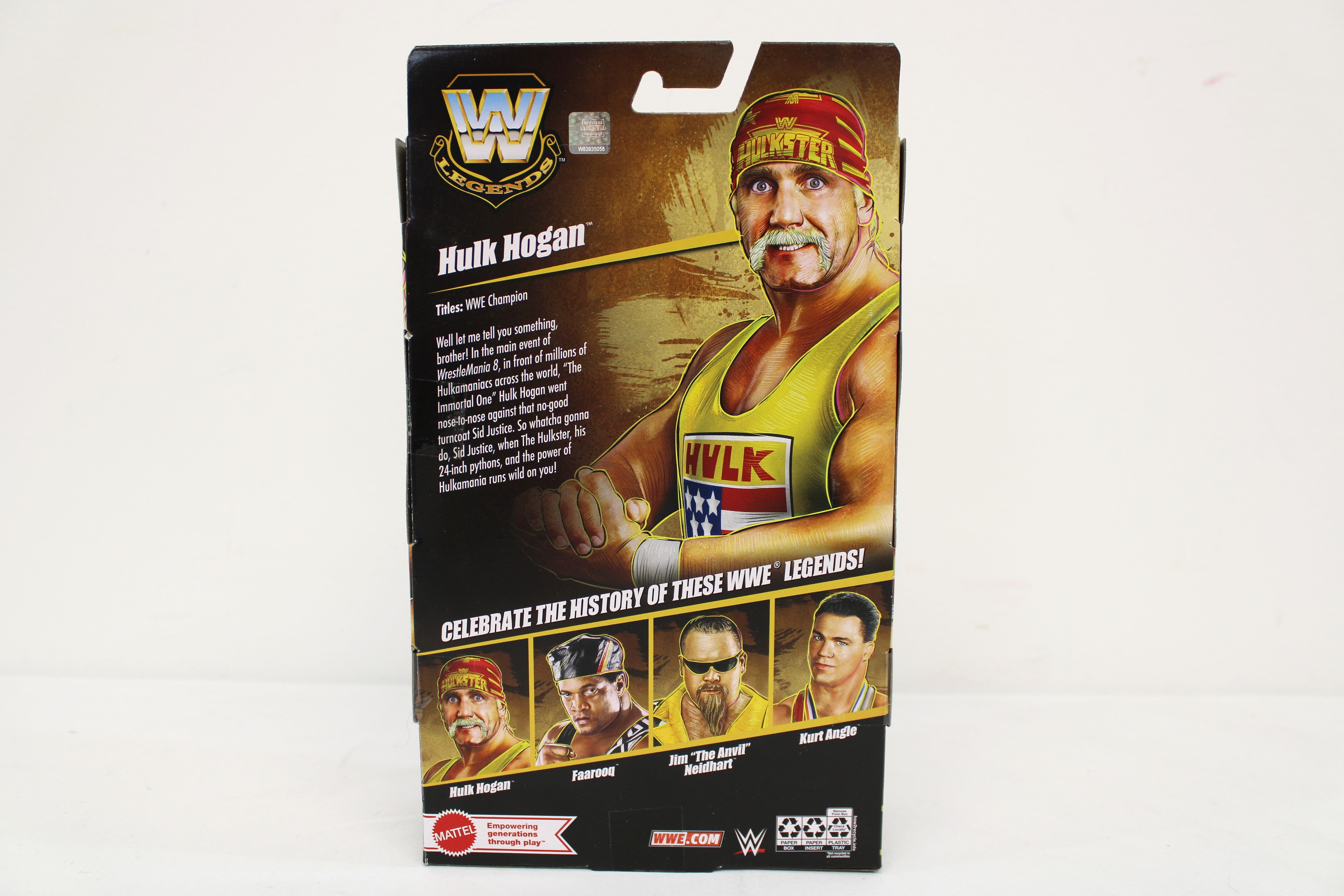 WWE Elite Collection Series 24 Hulk Hogan Action Figure (2024 Mattel) - view 2