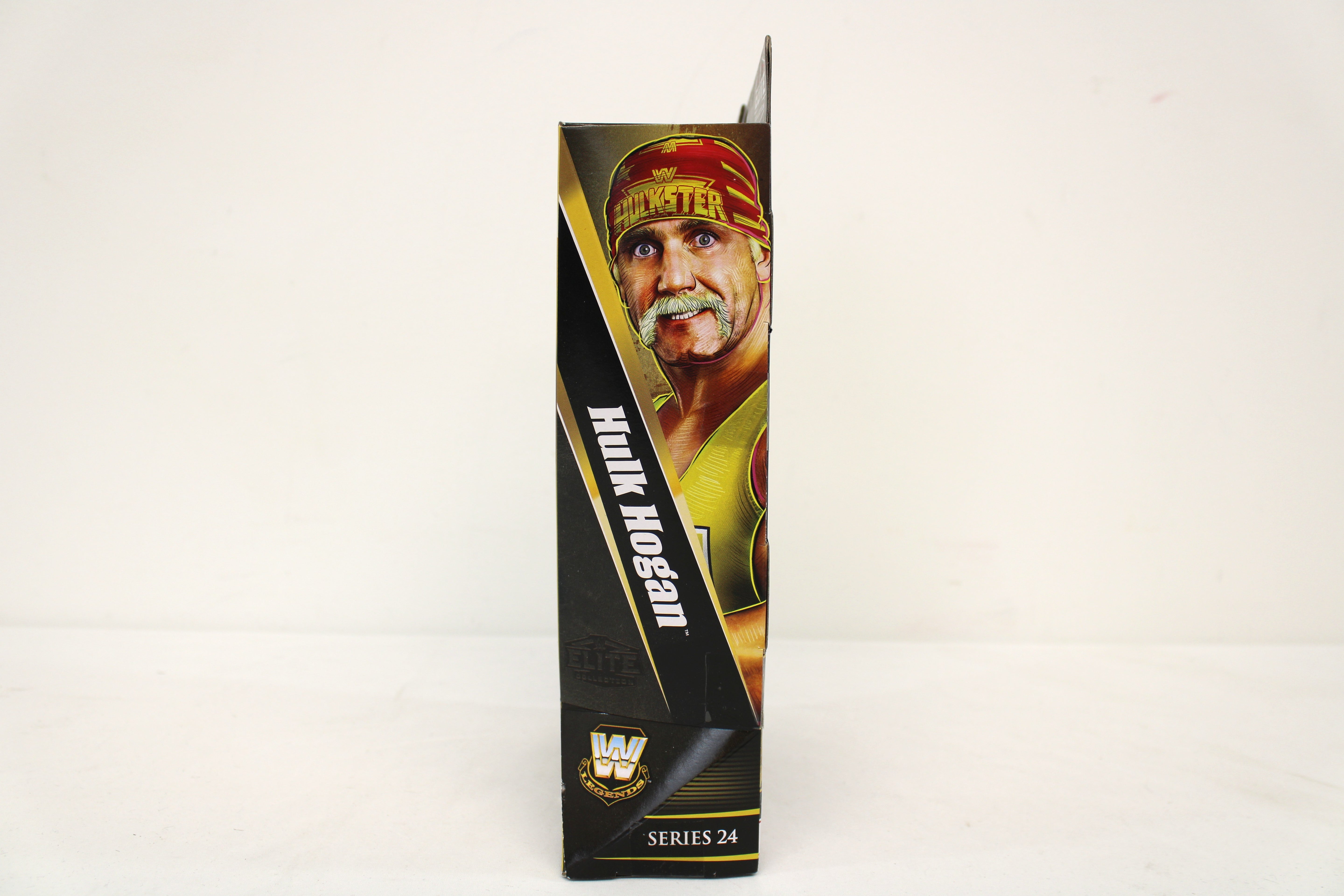 WWE Elite Collection Series 24 Hulk Hogan Action Figure (2024 Mattel) - view 5