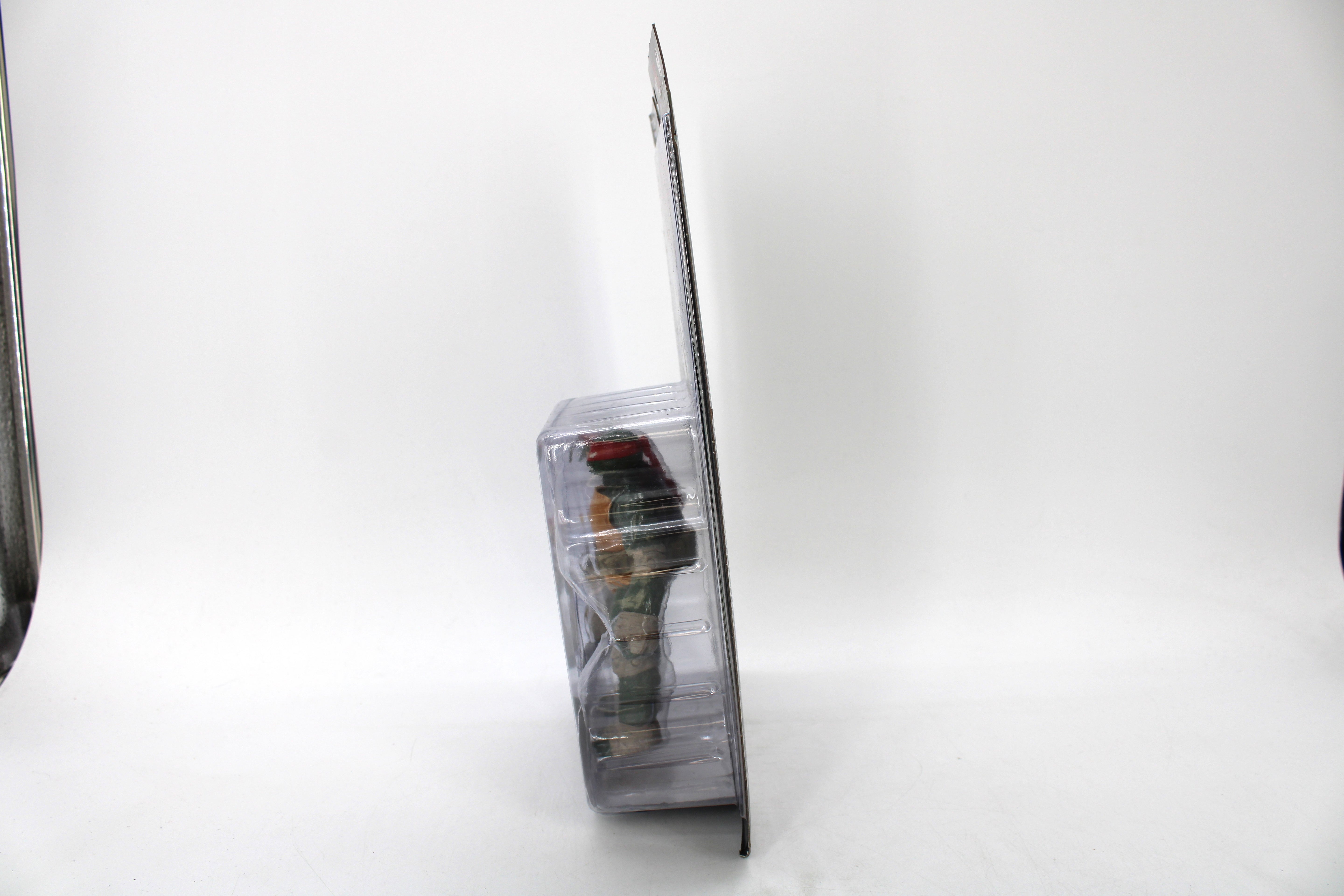 TMNT Raphael Page Punchers Action Figure (2025 McFarlane Toys) - view 4