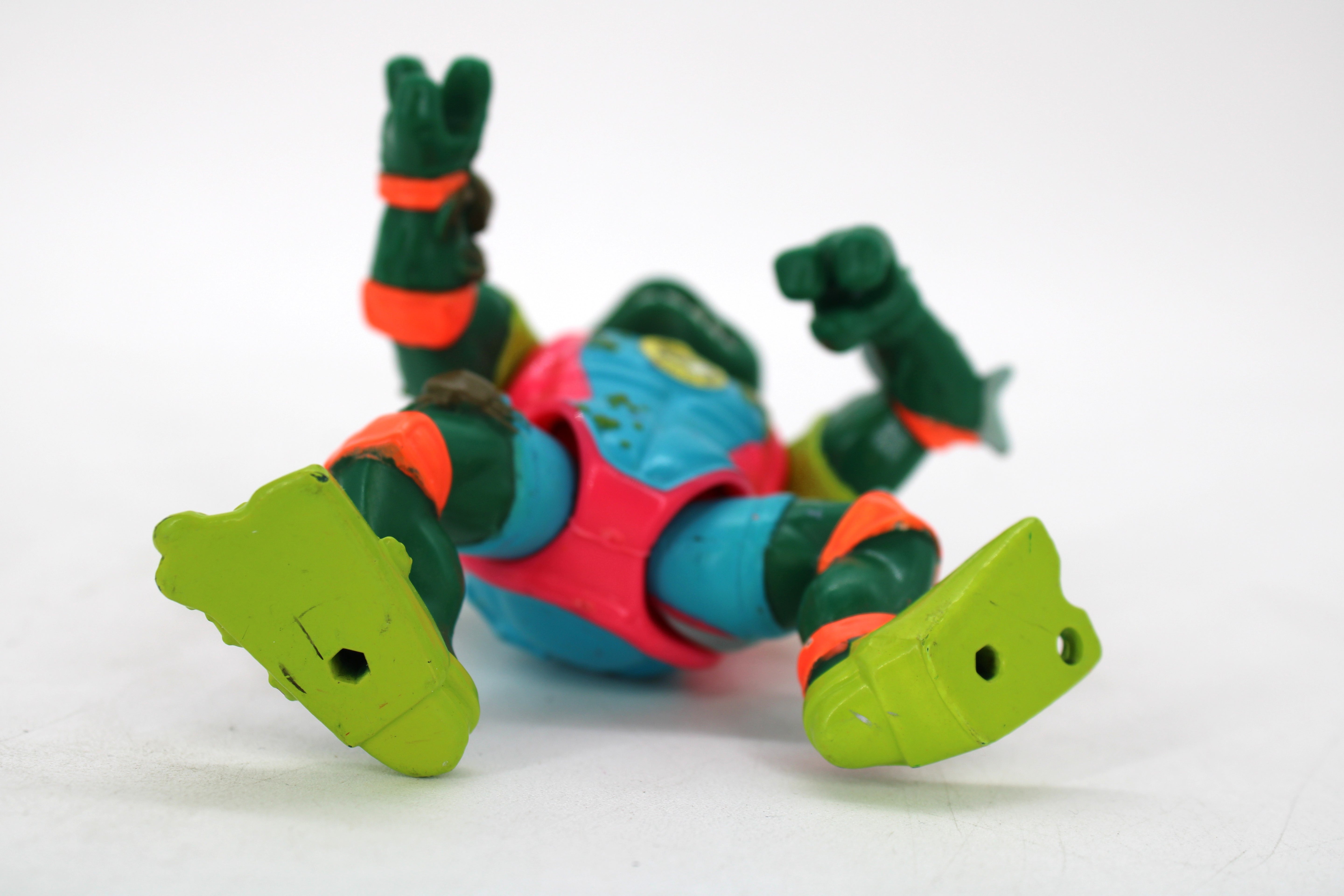TMNT Sewer Surfin' Mike Action Figure (1990 Playmates Toys) - view 4