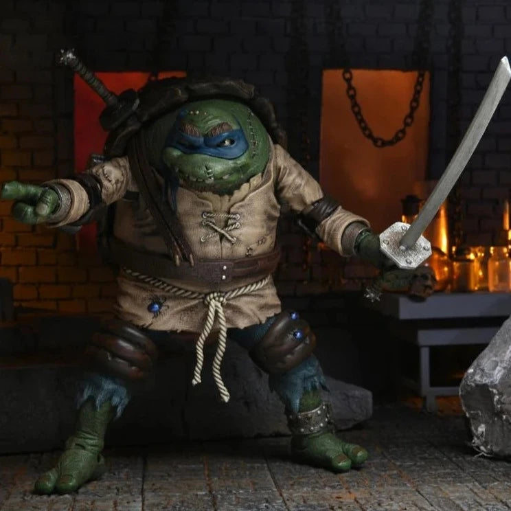 Universal Monsters x Teenage Mutant Ninja Turtles Ultimate Leonardo as The Hunchback