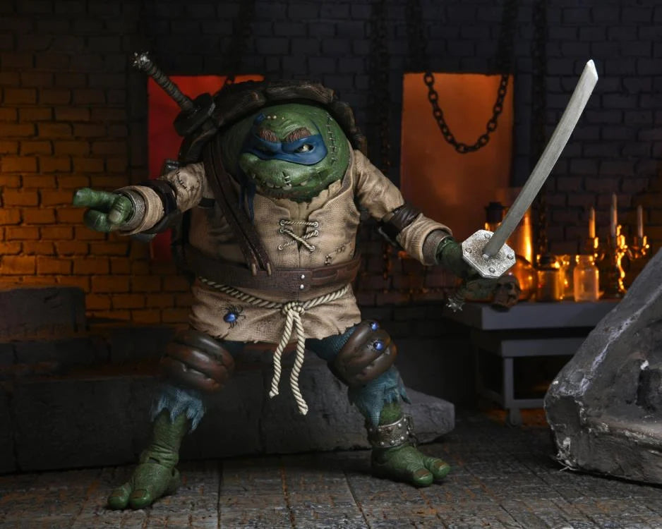 Universal Monsters x Teenage Mutant Ninja Turtles Ultimate Leonardo as The Hunchback