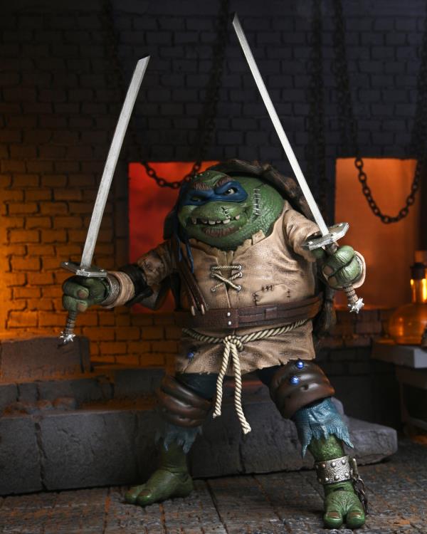 Universal Monsters x Teenage Mutant Ninja Turtles Ultimate Leonardo as The Hunchback