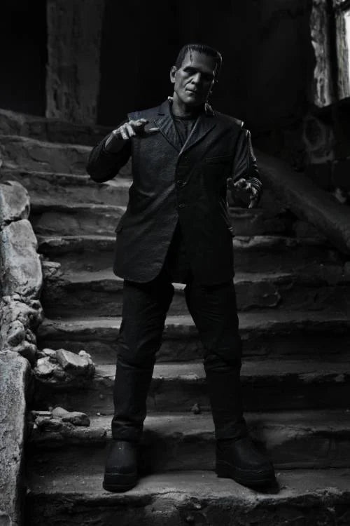 Universal Monsters - Ultimate Frankenstein's Monster (Black & White)