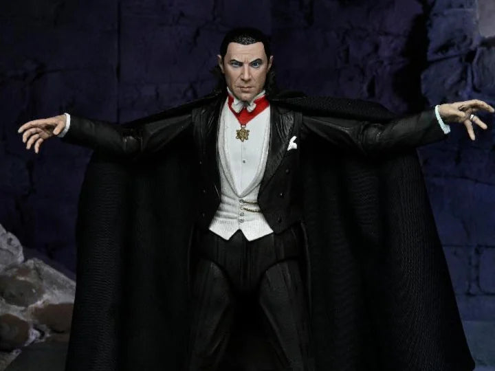 Universal Monsters - Ultimate Dracula (Transylvania) Figure