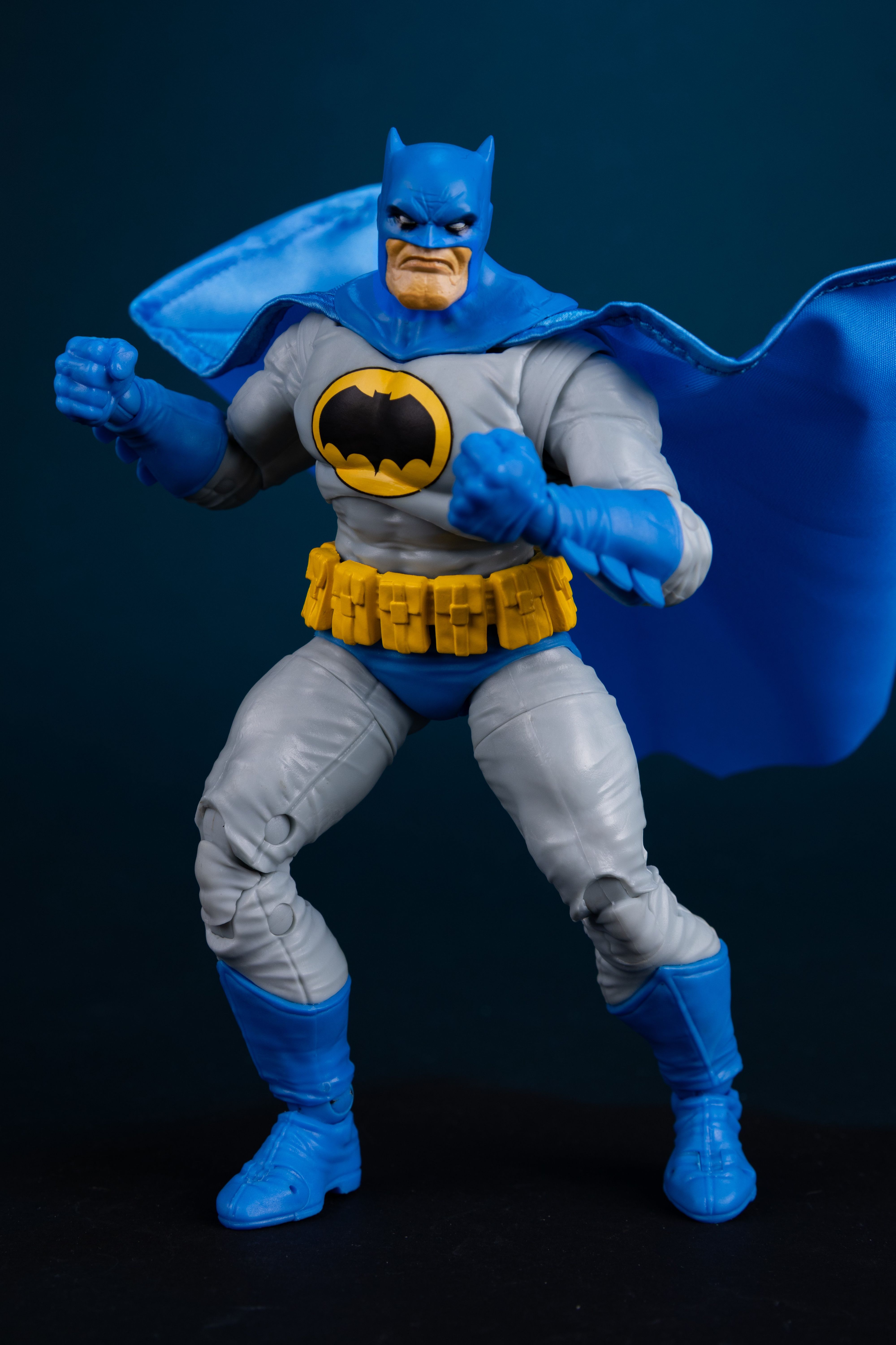 Batman Dark Knight Returns DC Multiverse 7-Inch Figure — Combat Ready Dual Fists Pose