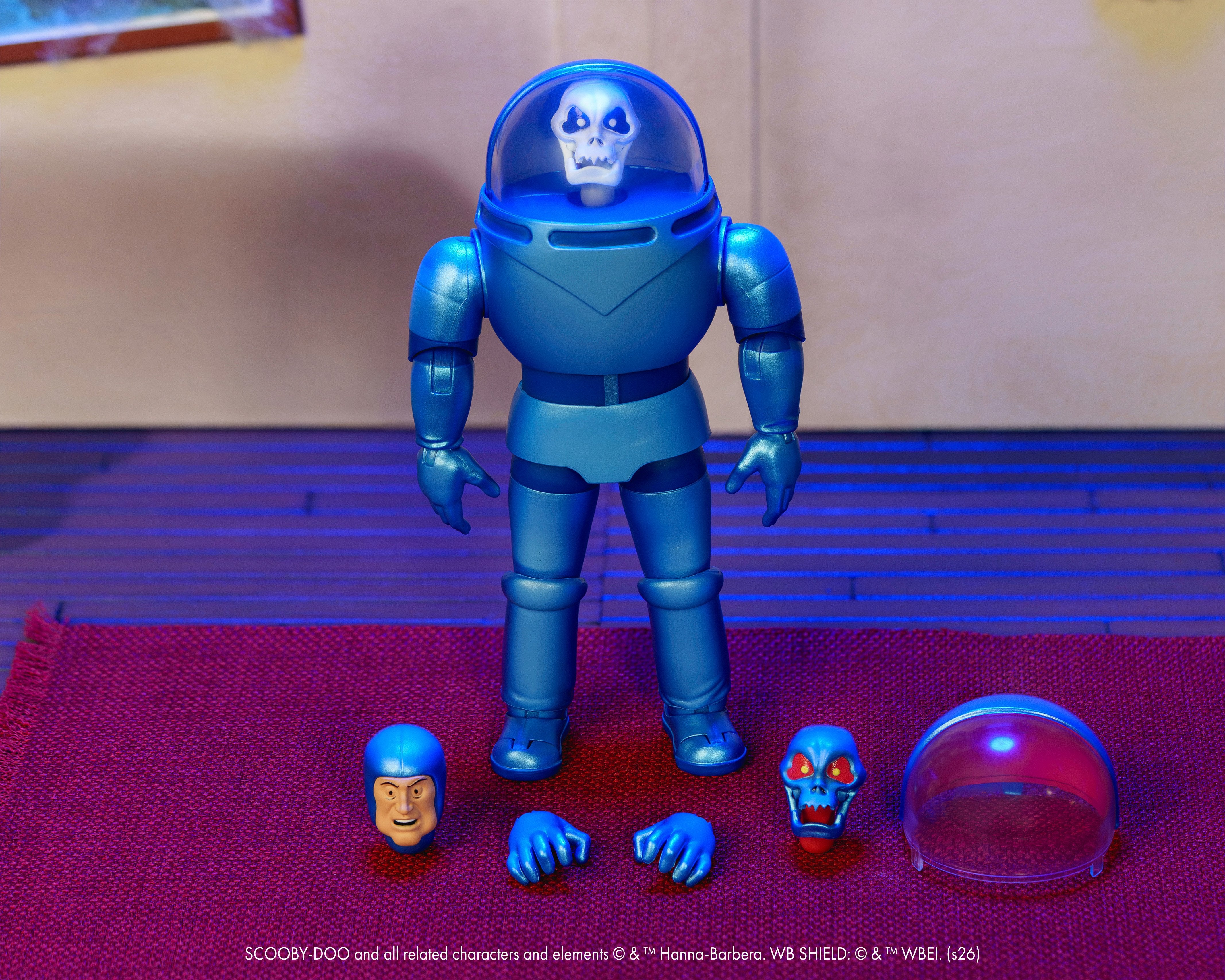 Space Kook Scooby-Doo 1/12 Scale 6-Inch — Contents Display with Swap-Out Heads and Hands Accessories Shown