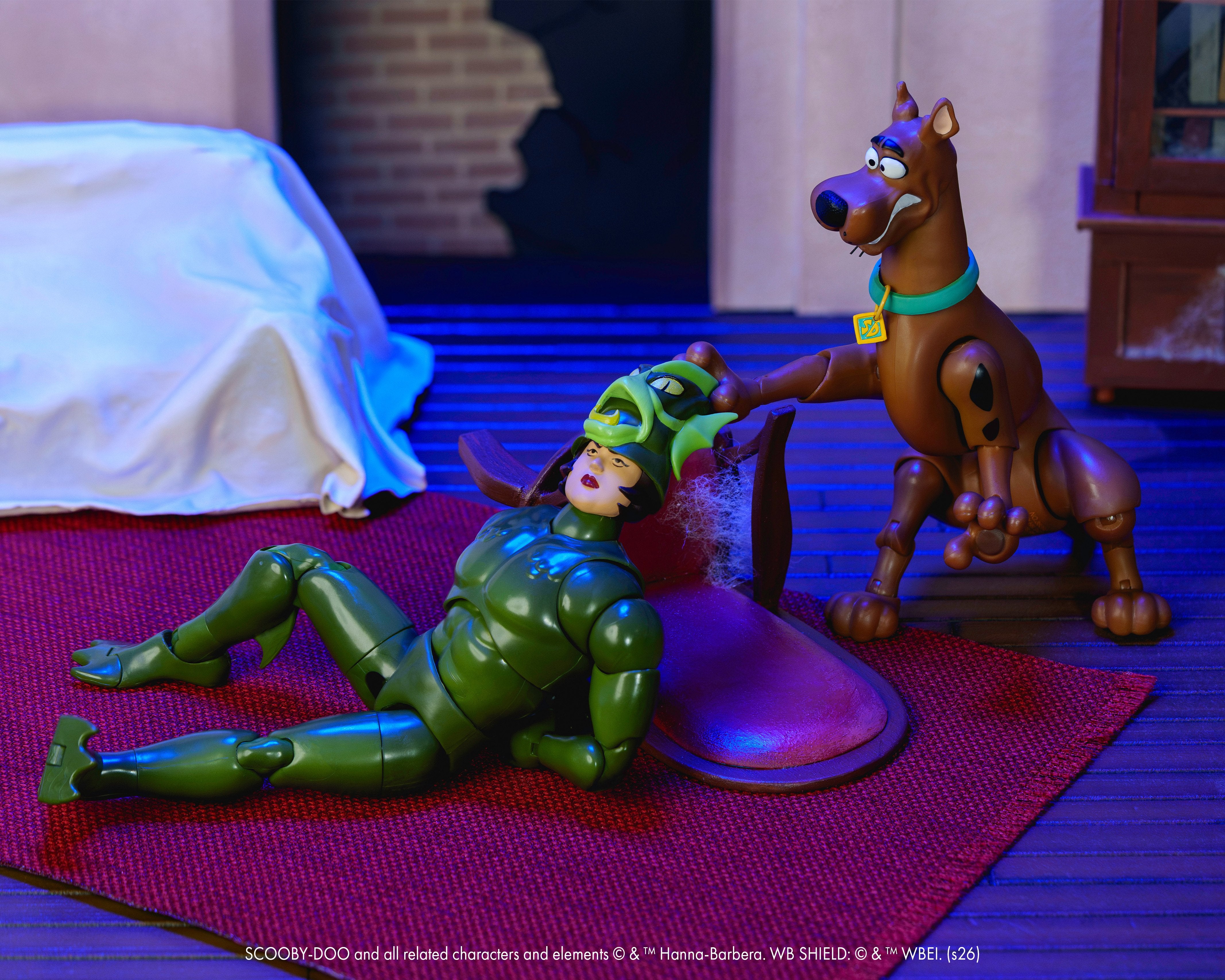 Sea Demon Scooby-Doo 1/12 Scale Action Figure — Out of Box Scene with Scooby-Doo Unmasking Villain