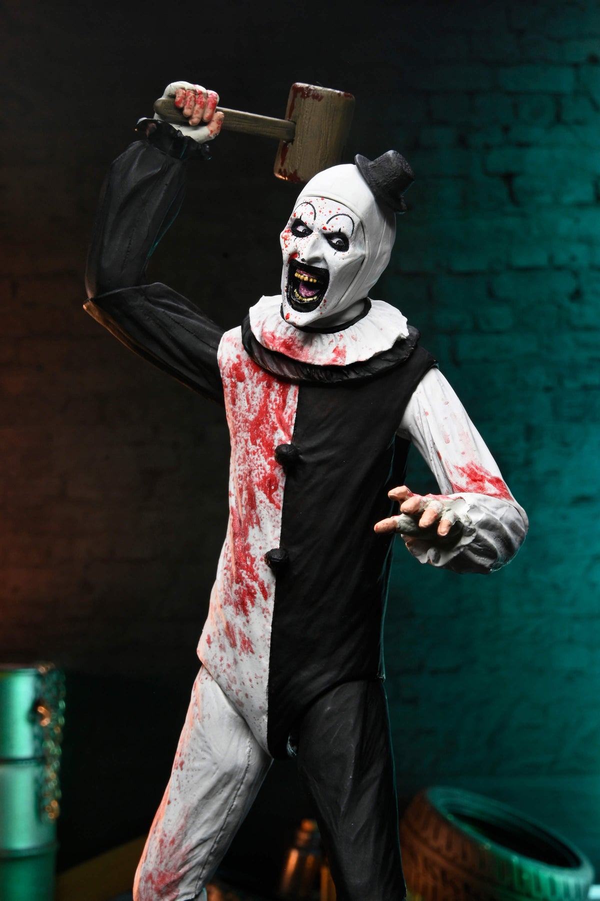Art the Clown Terrifier 2 Ultimate 7-Inch Figure — Articulation Pose Swinging Mallet Overhead