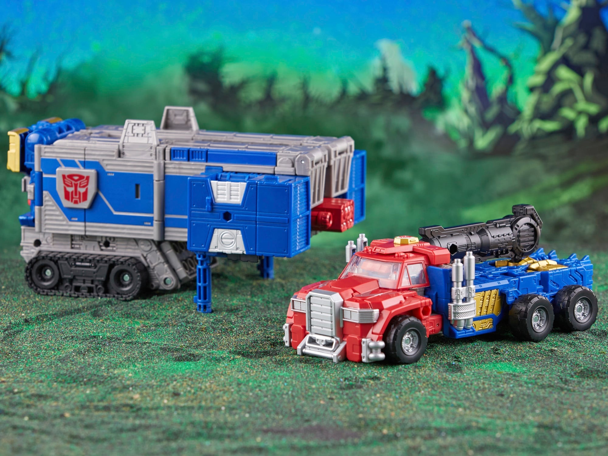 Armada Universe Optimus Prime Legacy Evolution Commander — Truck and Trailer Separated Display