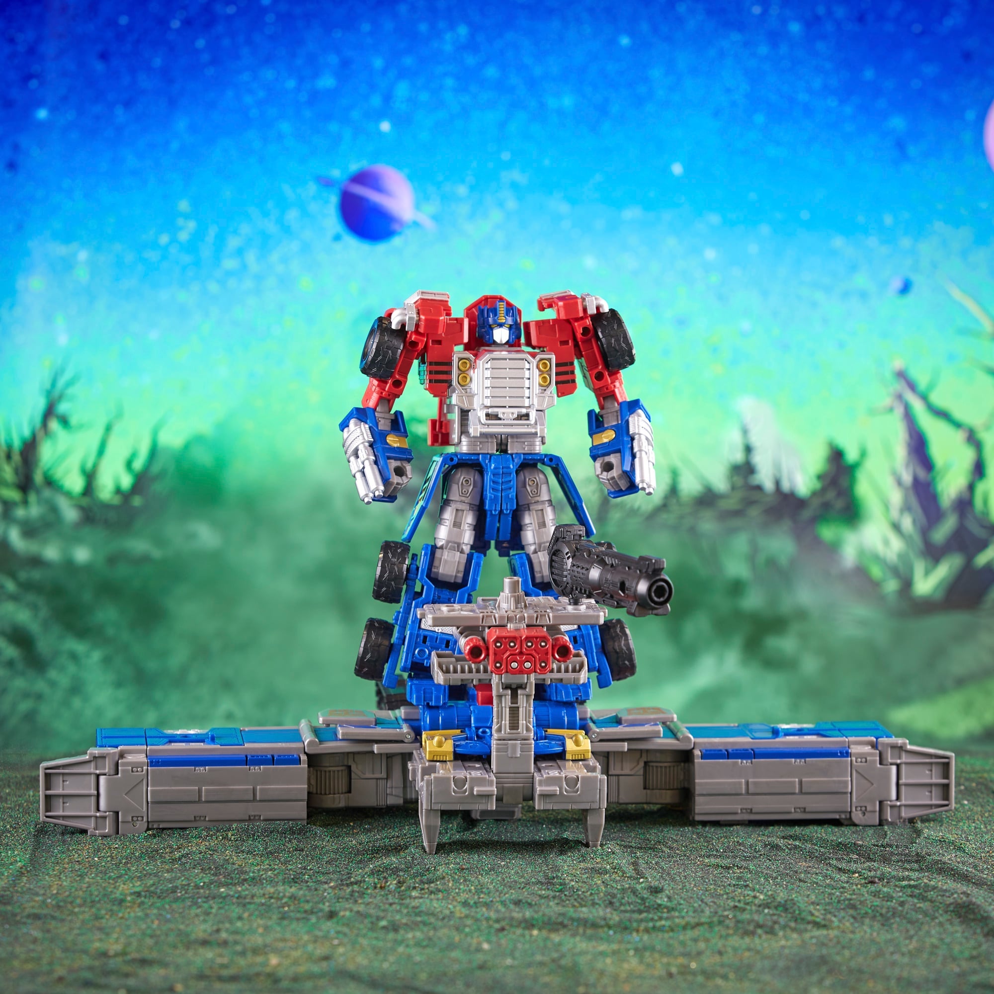 Armada Universe Optimus Prime Legacy Evolution Commander — Battle Station Mode Front View with Figure
