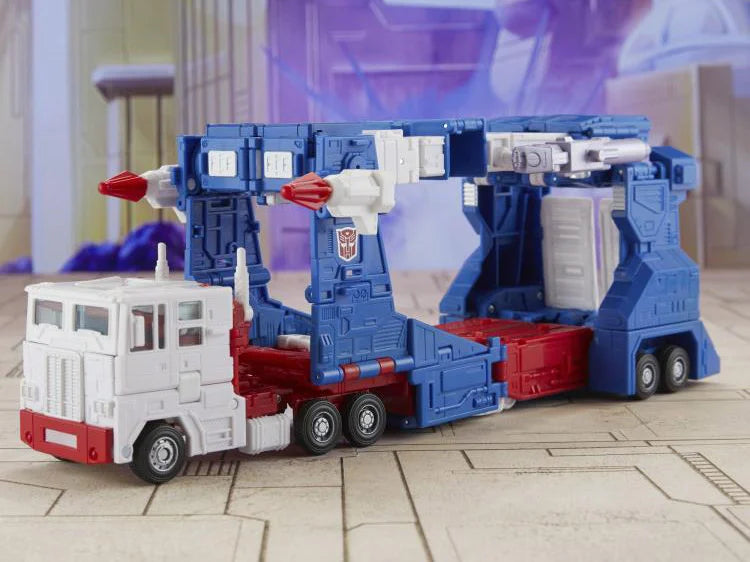 Ultra Magnus The Transformers: The Movie Studio Series 86-21 Commander Class Action Figure