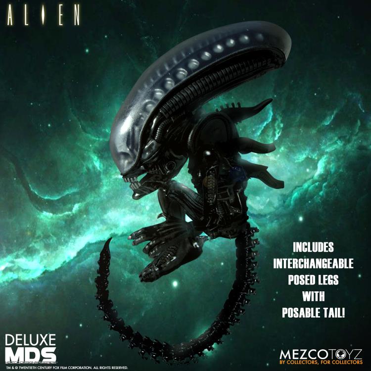 Mezco Designer Series - Deluxe Alien Set