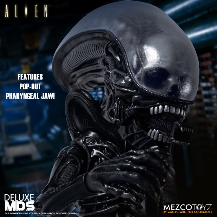 Mezco Designer Series - Deluxe Alien Set