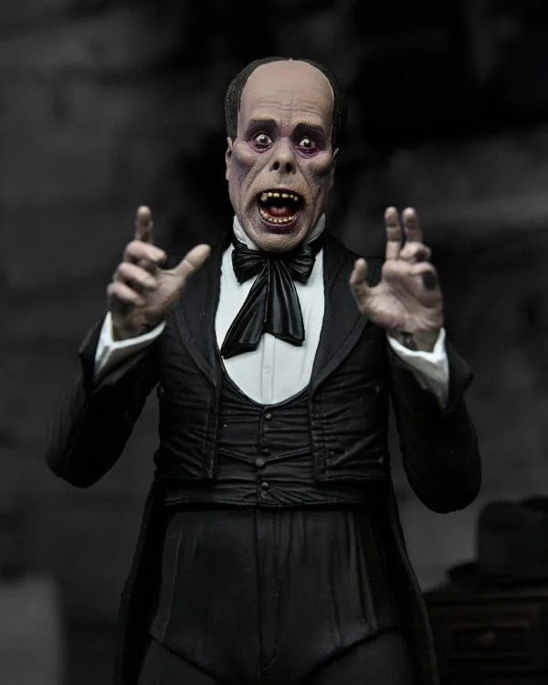 Universal Monsters Ultimate - The Phantom of the Opera Figure