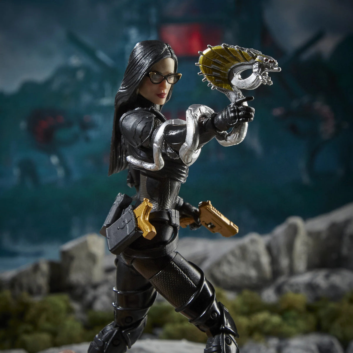 G.I. Joe Classified Series - Baroness with C.O.I.L.