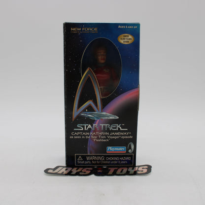 Captain Kathryn Janeway (Flashback) Star Trek: Voyager Action Figure