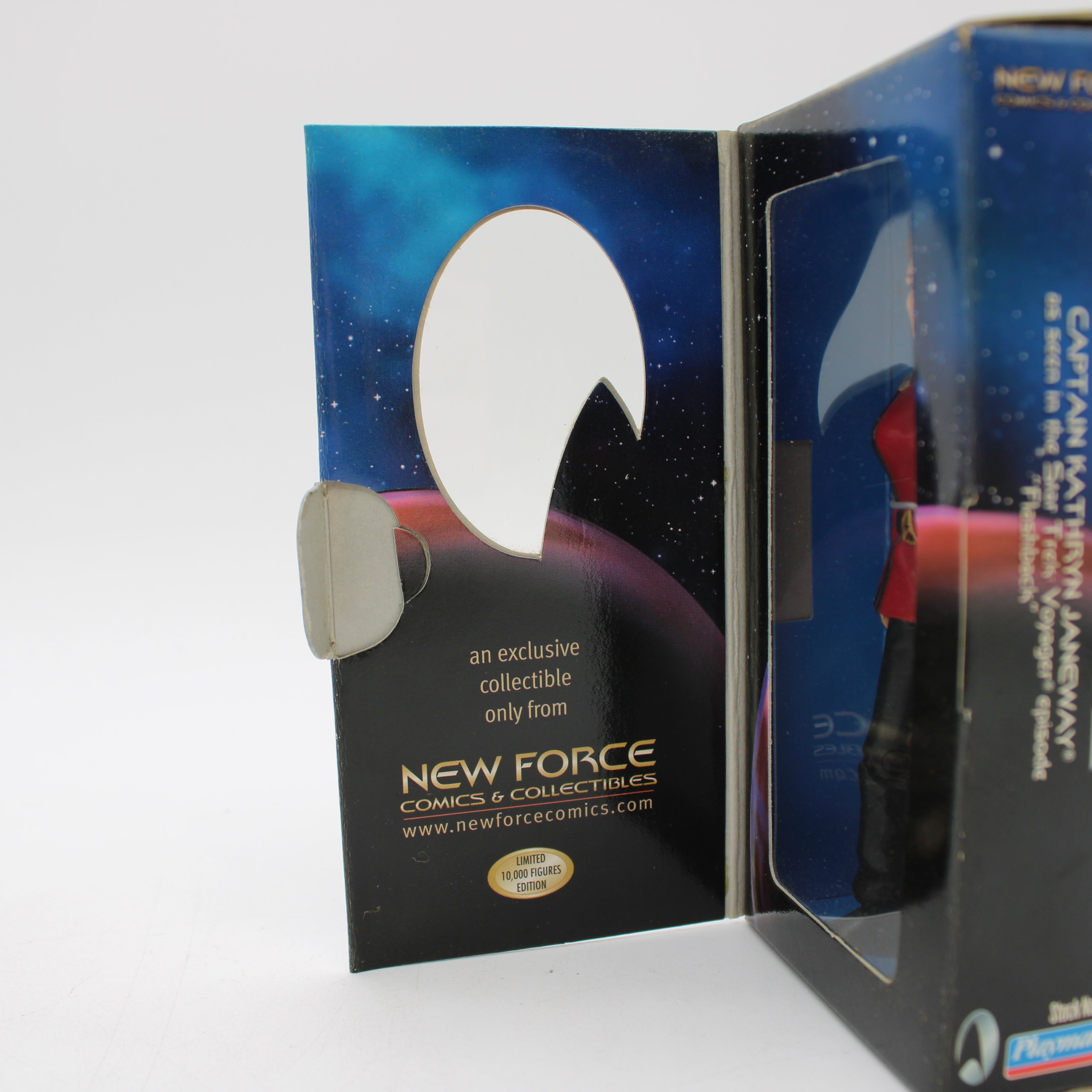 Captain Kathryn Janeway (Flashback) Star Trek: Voyager Action Figure