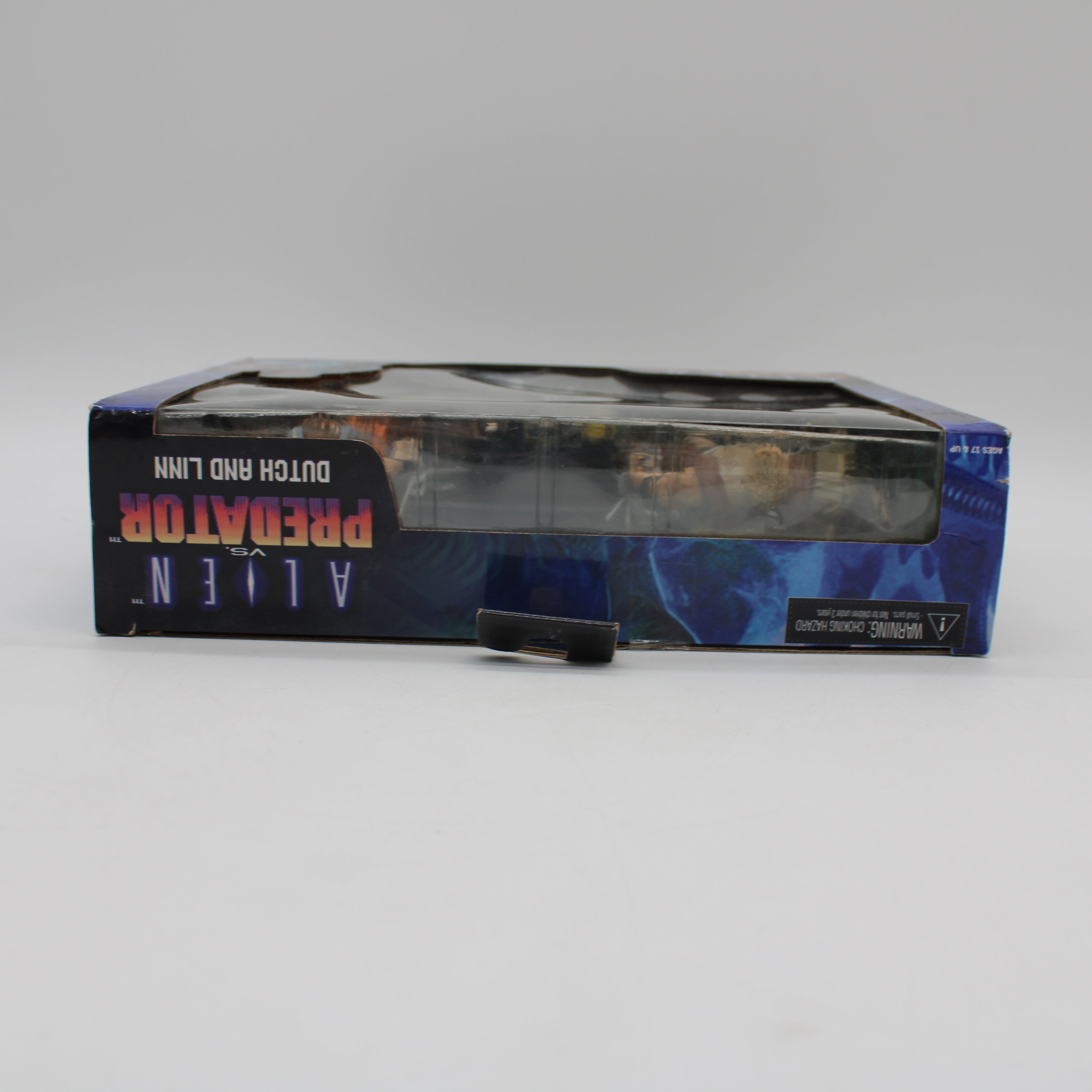 Dutch and Linn Alien Vs. Predator Reel Toys Action Figure Set