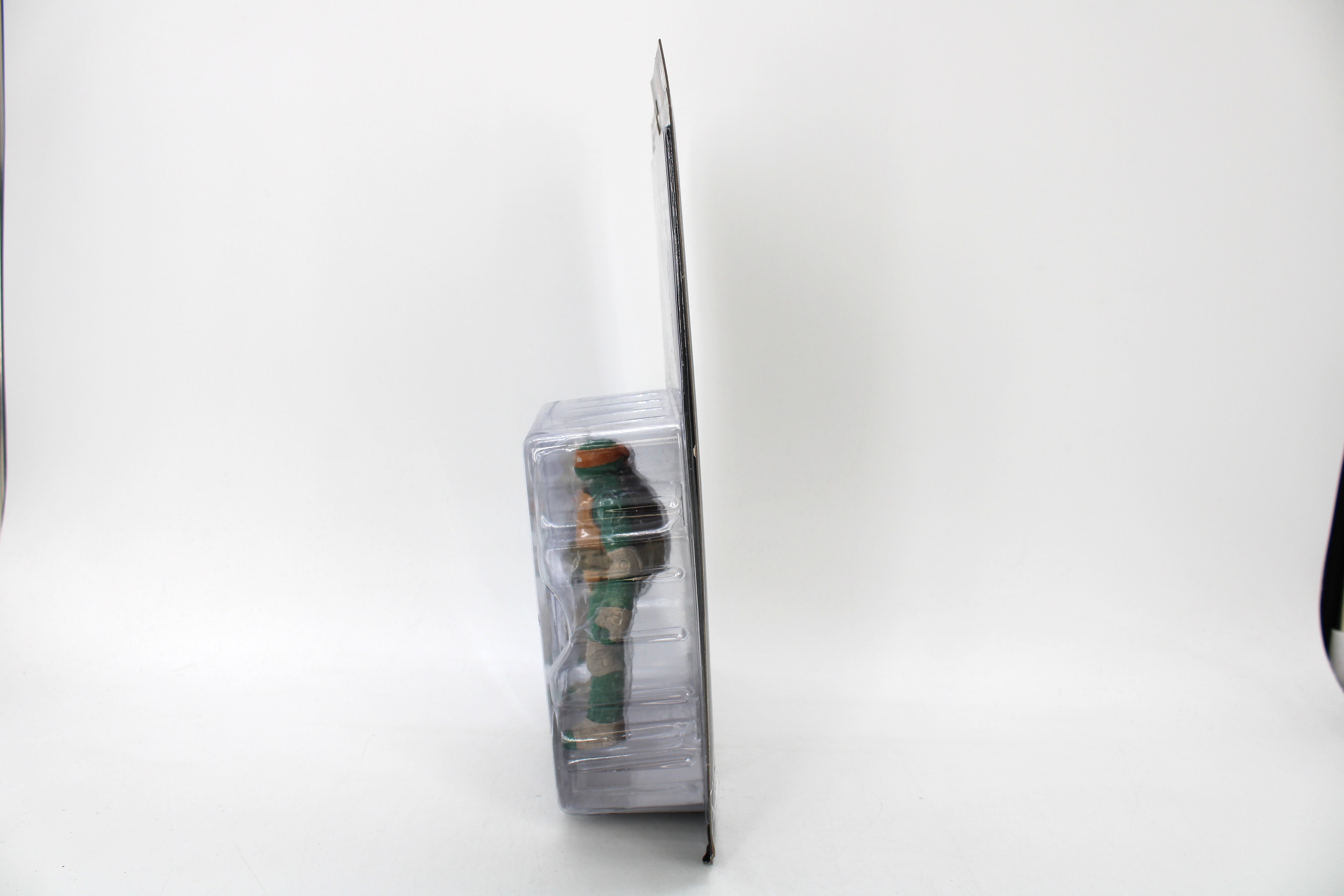 TMNT Michelangelo Page Punchers Action Figure (2025 McFarlane Toys) - view 4