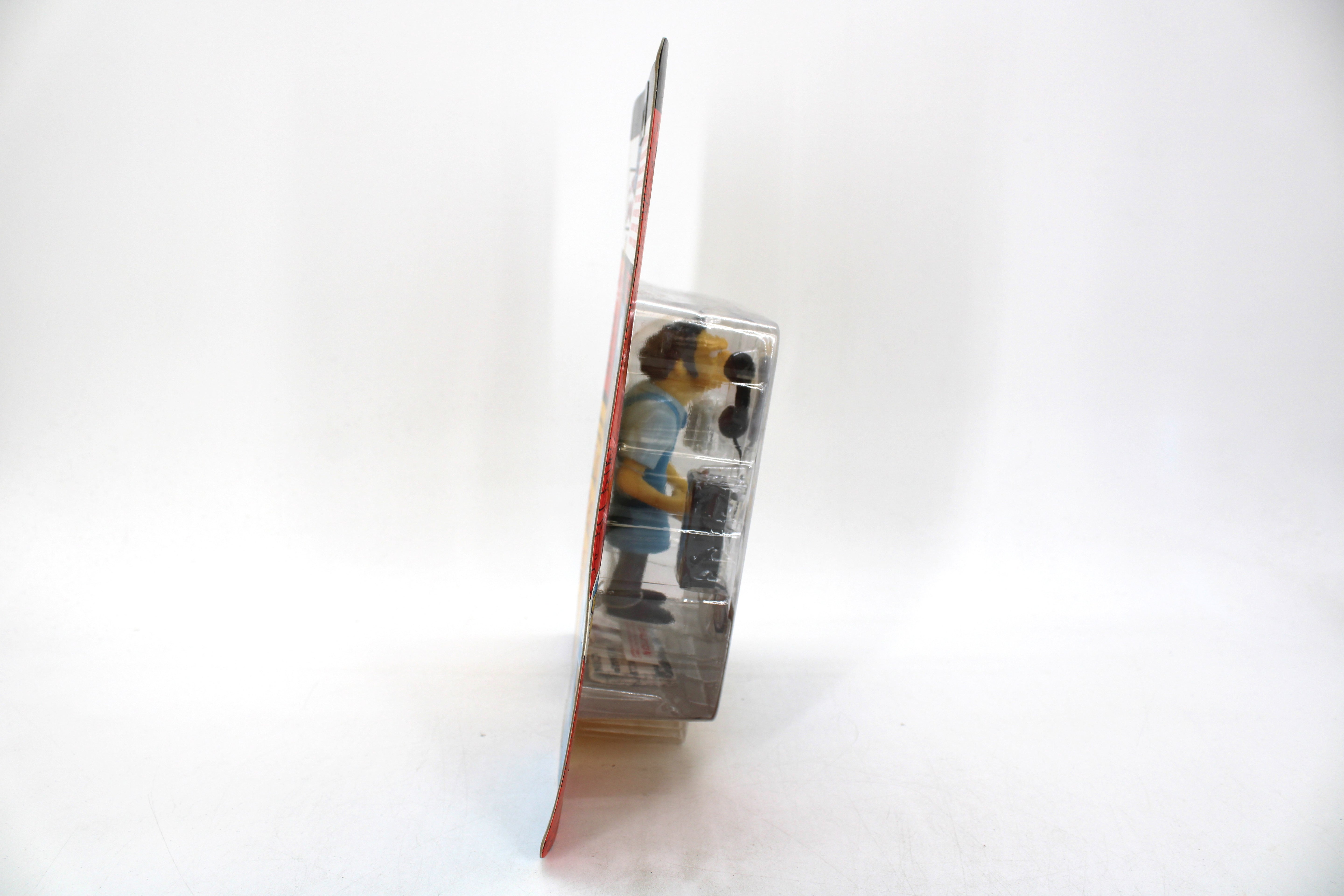 The Simpsons: World of Springfield Moe Action Figure (2003 Playmates Toys) - view 3