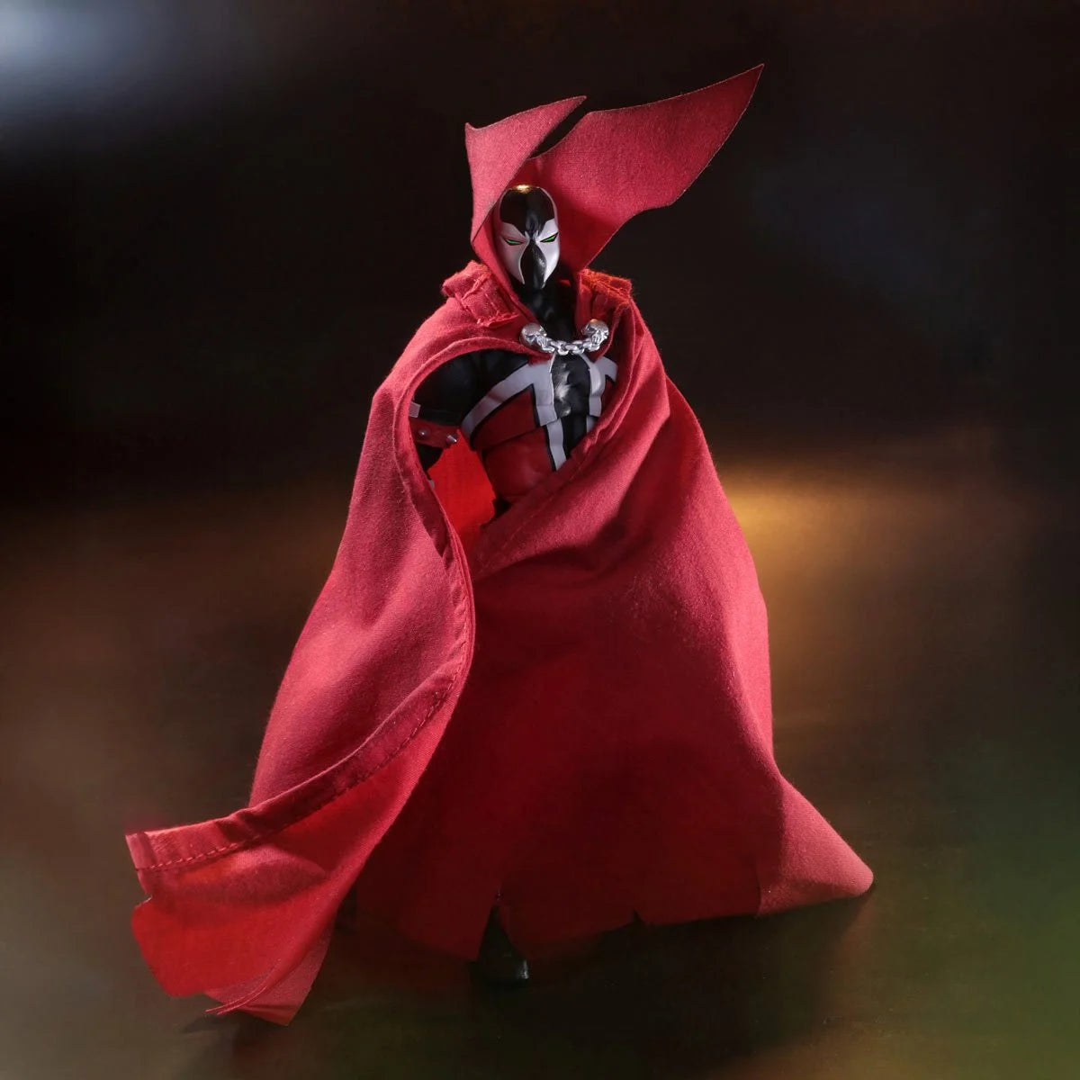 McFarlane Elite Edition Spawn 7-inch deluxe figure accessories and weapons detail view