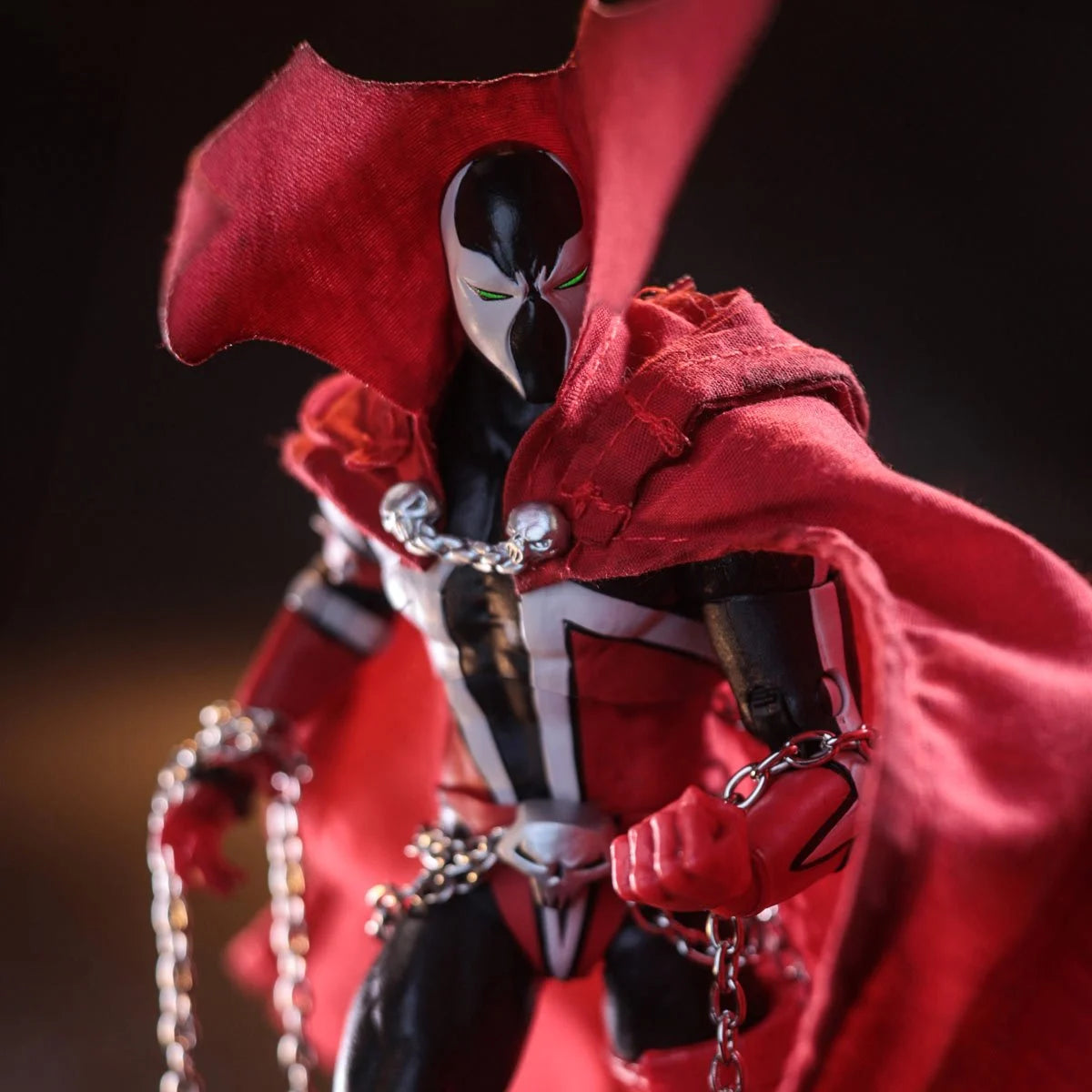 McFarlane Elite Edition Spawn 7-inch deluxe action figure detail view showing costume and cape design