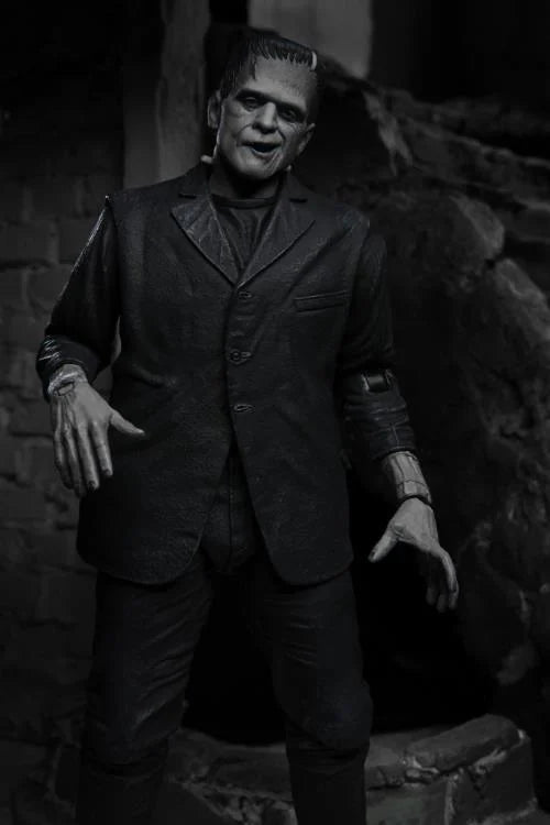 Universal Monsters - Ultimate Frankenstein's Monster (Black & White)