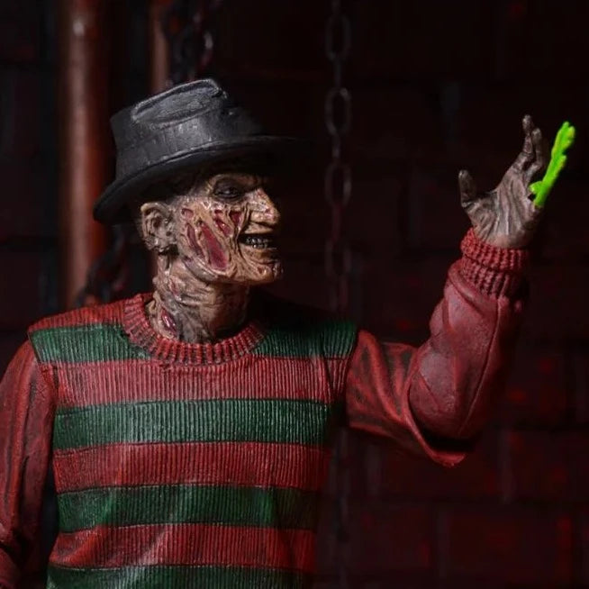 A Nightmare On Elm Street - Ultimate Freddy Krueger Figure