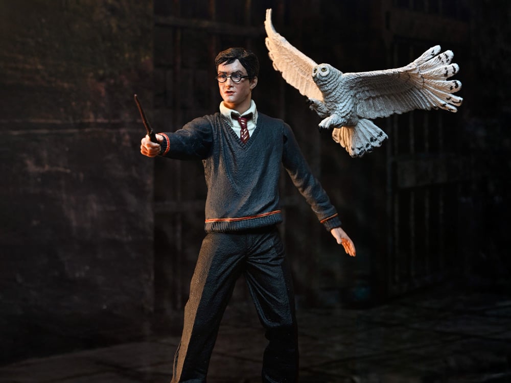 Harry Potter Legacy Collection 7-Inch Figure — Dynamic Front View with Hedwig in Flight