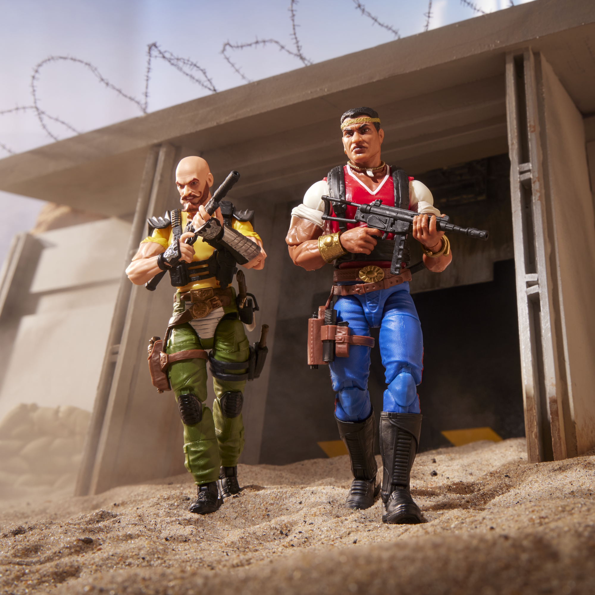 Red Dog & Taurus GI Joe Classified 6-Inch Figure Set — Front View with Rifles in Combat Pose