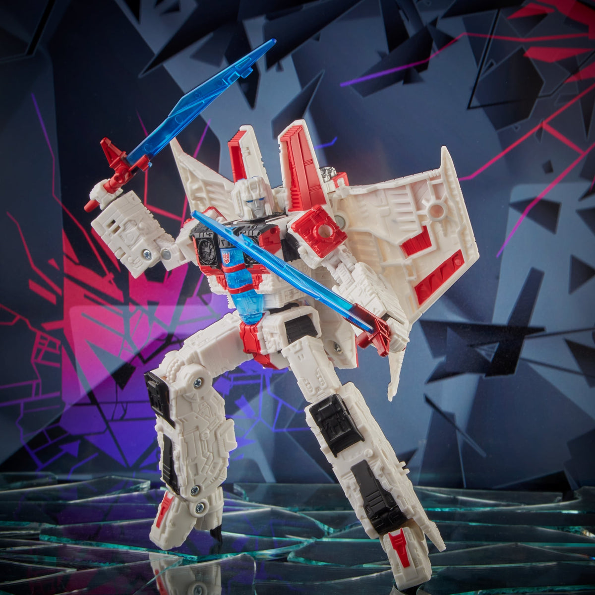 Starscream Shattered Glass Voyager 7-Inch Figure — Articulation Pose with Dual Energon Swords