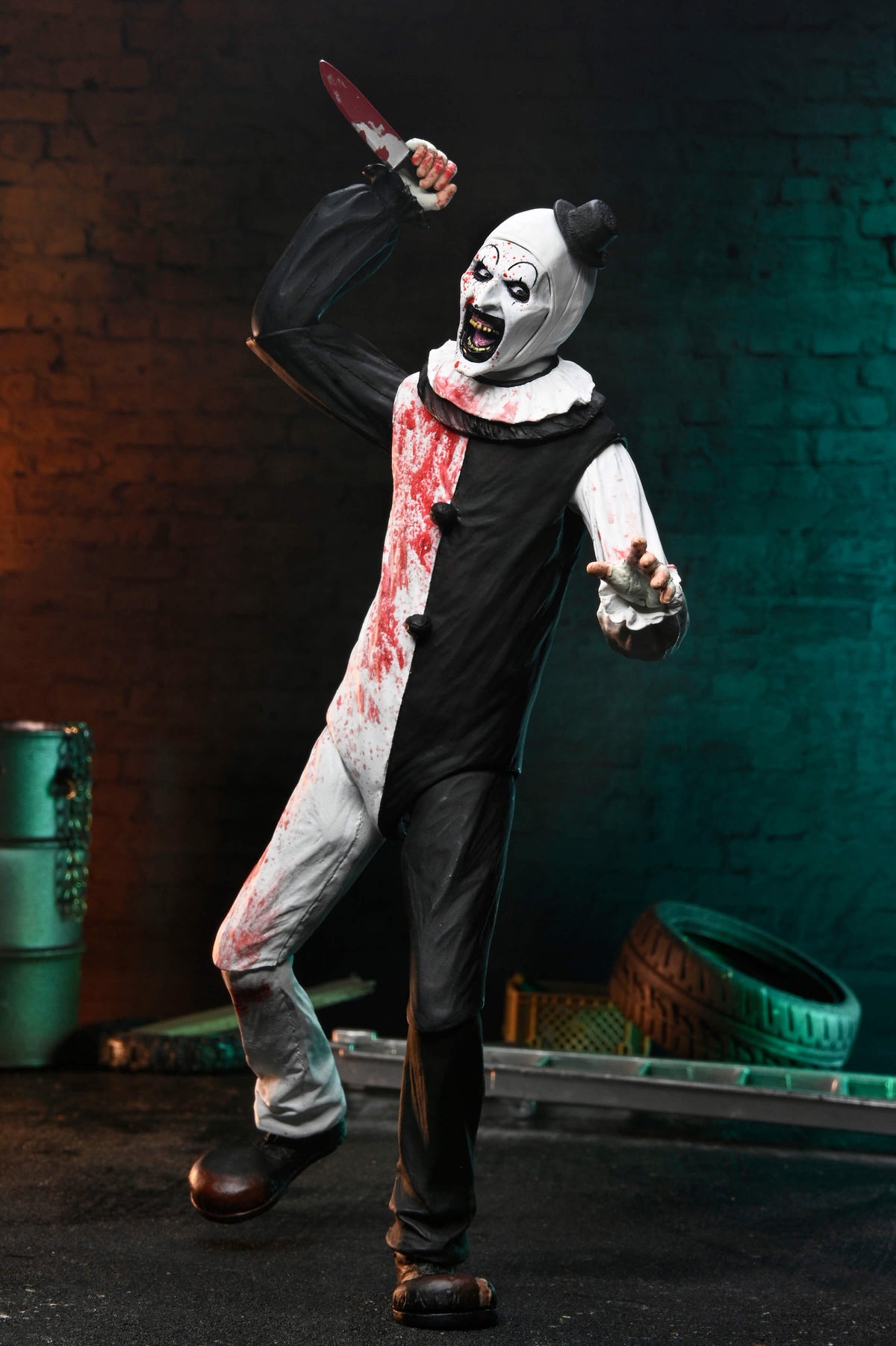 Art the Clown Terrifier 2 Ultimate 7-Inch Figure — Articulation Pose Raising Knife Overhead