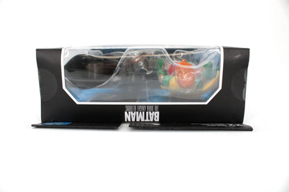Robin DC Multiverse Dark Knight Returns 7-Inch Figure — Bottom View Showing Clamshell Crack Detail
