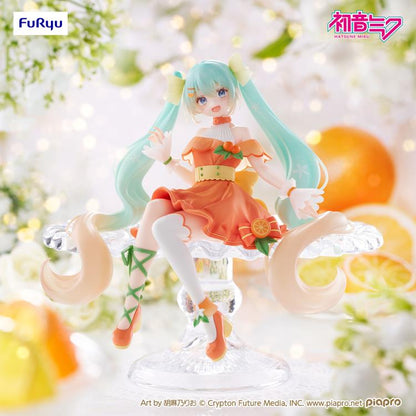 Hatsune Miku Citrus Noodle Stopper Figure — Front View on Decorative Base