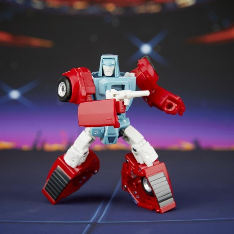Windcharger Studio Series Deluxe 4.5-Inch Figure — Articulation Pose Holding Blaster