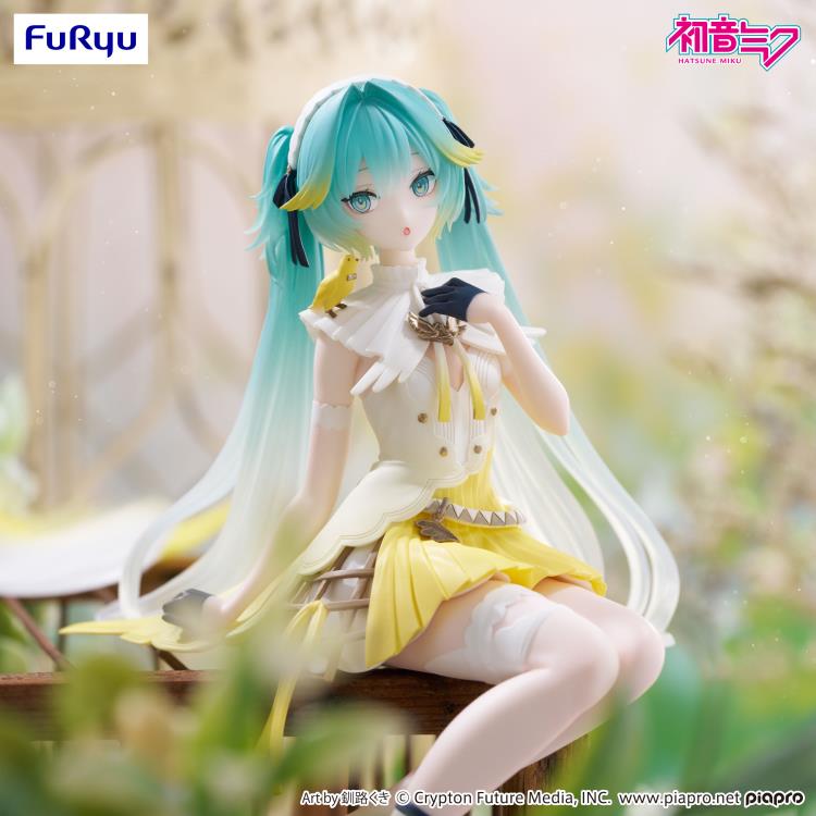 Hatsune Miku Canary Bird Noodle Stopper Figure — Close-Up of Face and Canary Shoulder Detail