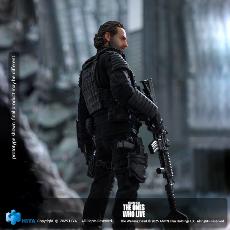 Rick Grimes Exquisite Super 1/12 Figure — Back View Holding M4A1 Rifle