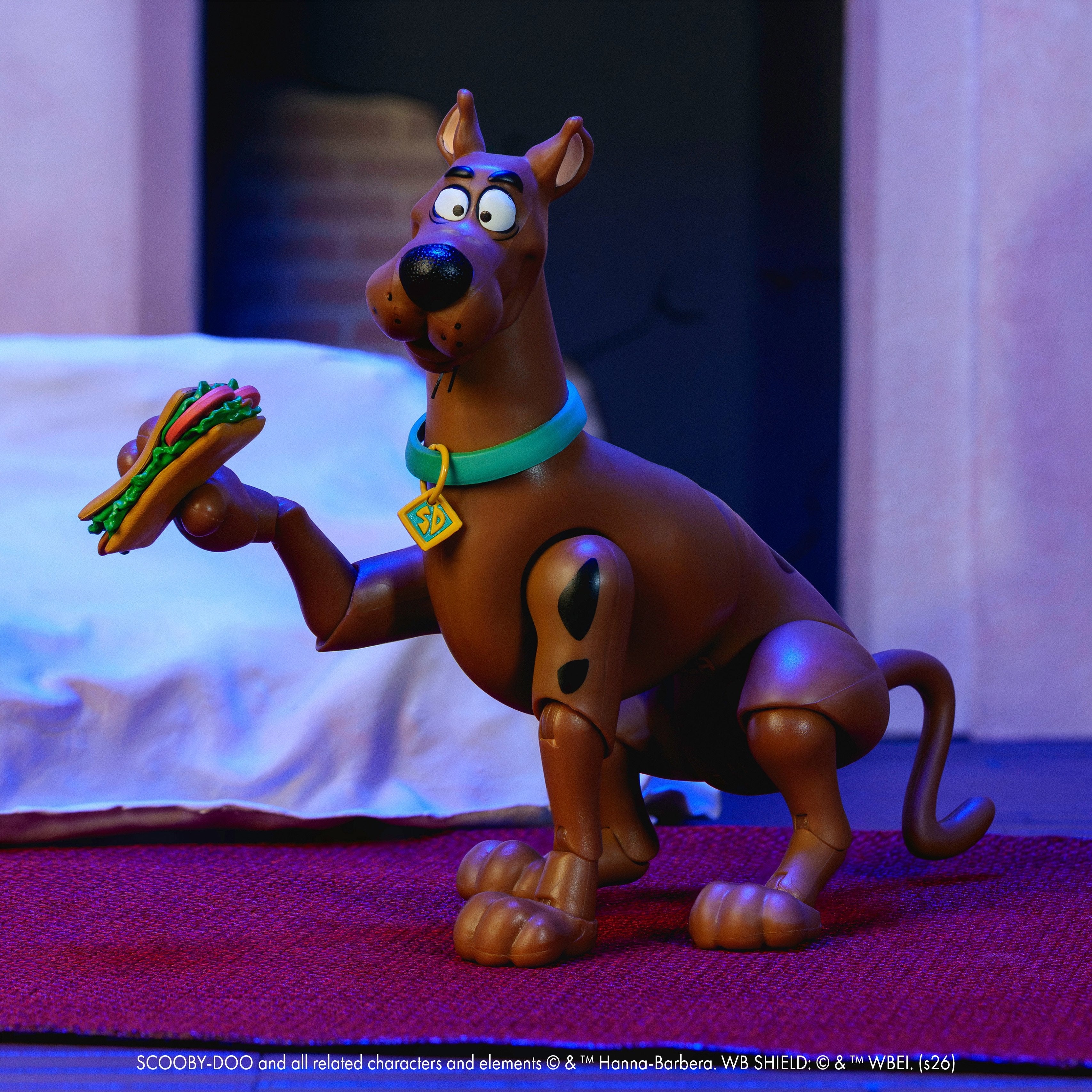 Scooby-Doo Scooby-Doo 1/12 Scale 6-Inch Action Figure — Articulation Pose with Sandwich Accessory