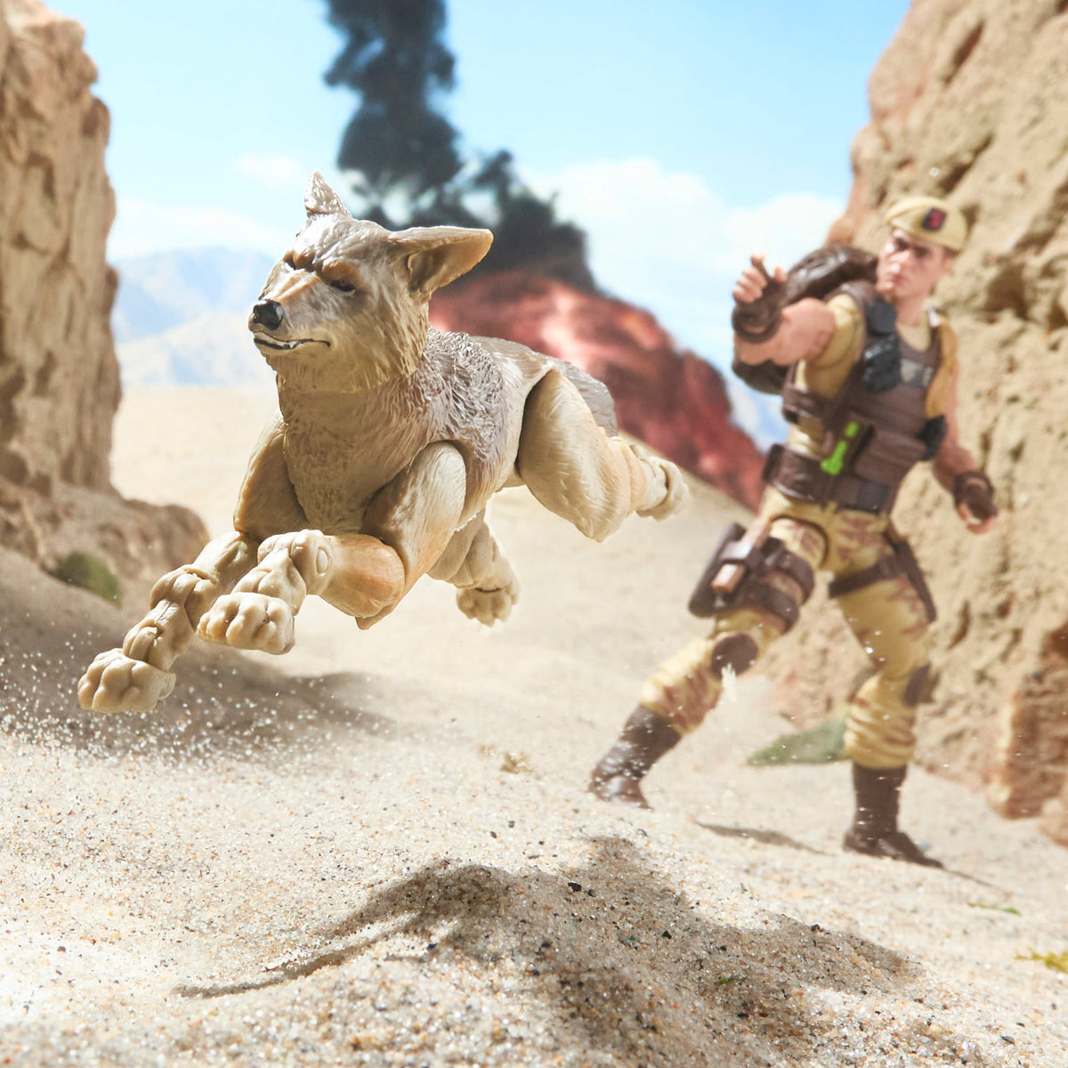 Coyote Sandstorm G.I. Joe Classified Series 6-Inch Animal Companion Figure — Leaping Attack Pose Detail