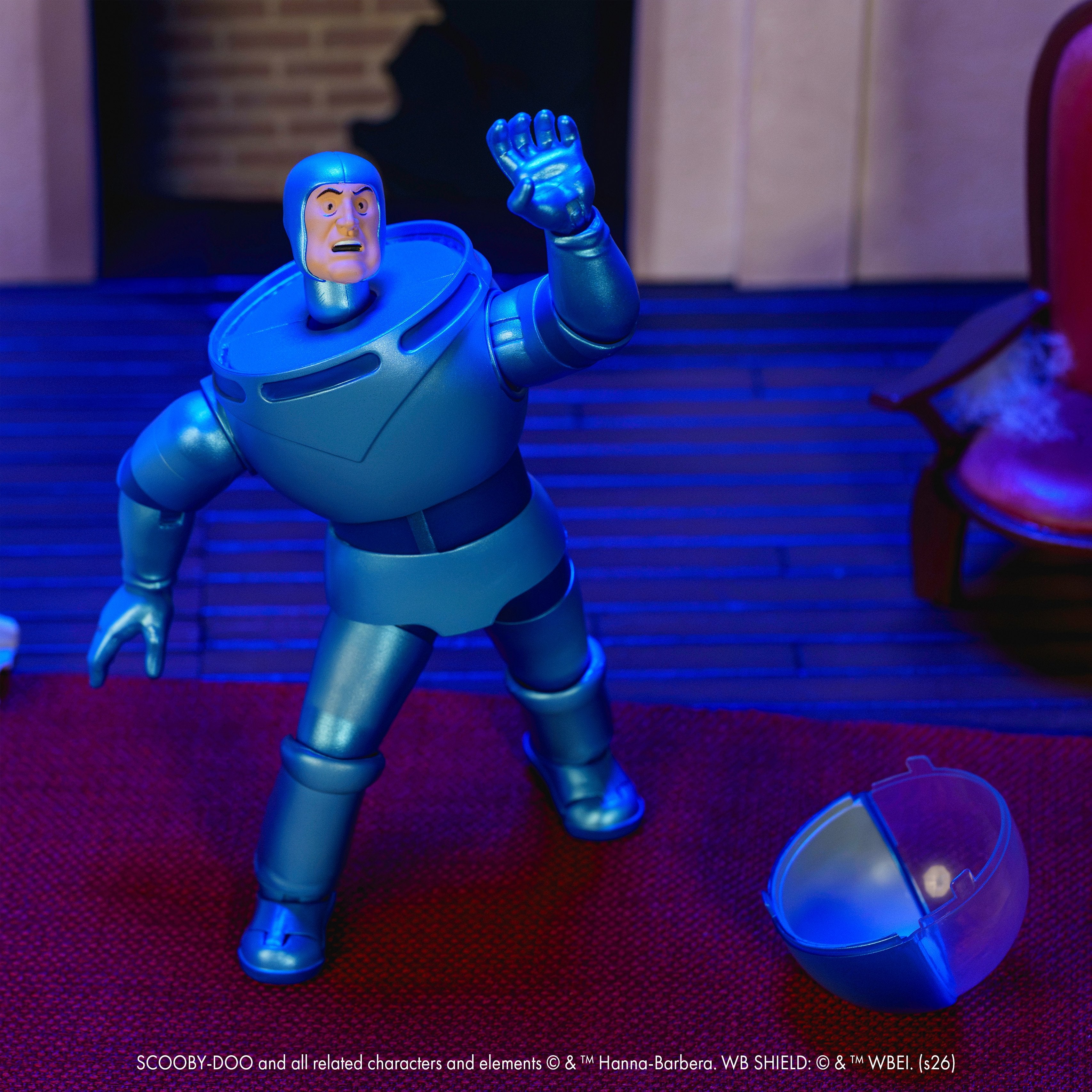 Space Kook Scooby-Doo 1/12 Scale 6-Inch — Articulation Pose with Helmet Removed Revealing Human Face