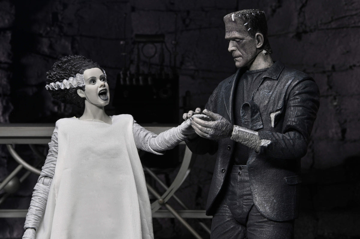 Bride of Frankenstein Universal Monsters 7-Inch Two-Pack — Bride Recoiling Alternate Head Detail