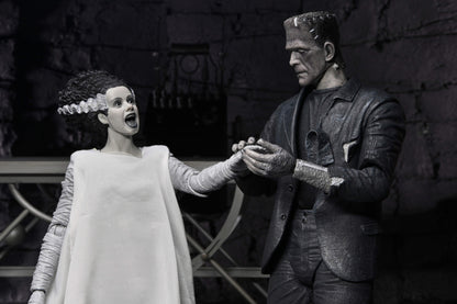 Bride of Frankenstein Universal Monsters 7-Inch Two-Pack — Bride Recoiling Alternate Head Detail
