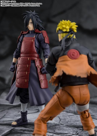 Madara Uchiha Legend of Darkness S.H.Figuarts — Side View with S.H.Figuarts Naruto Uzumaki Figure
