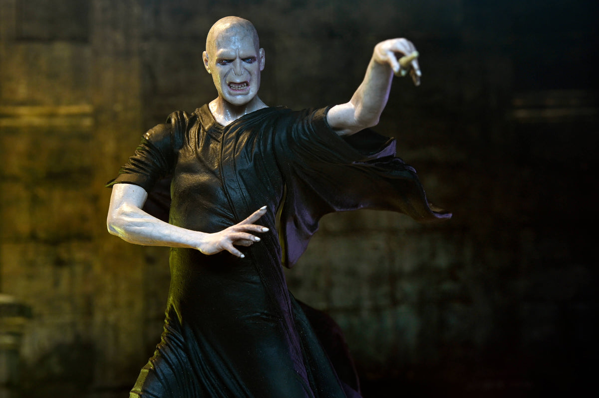 Lord Voldemort Harry Potter Legacy Collection 7-Inch Figure — Articulation Pose Wand Hand Detail